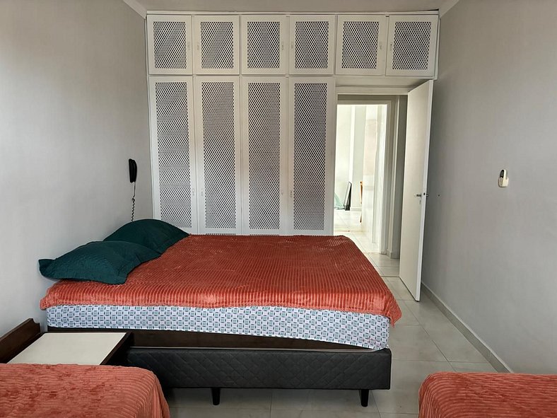 Apartamento 50m da praia pitangueiras